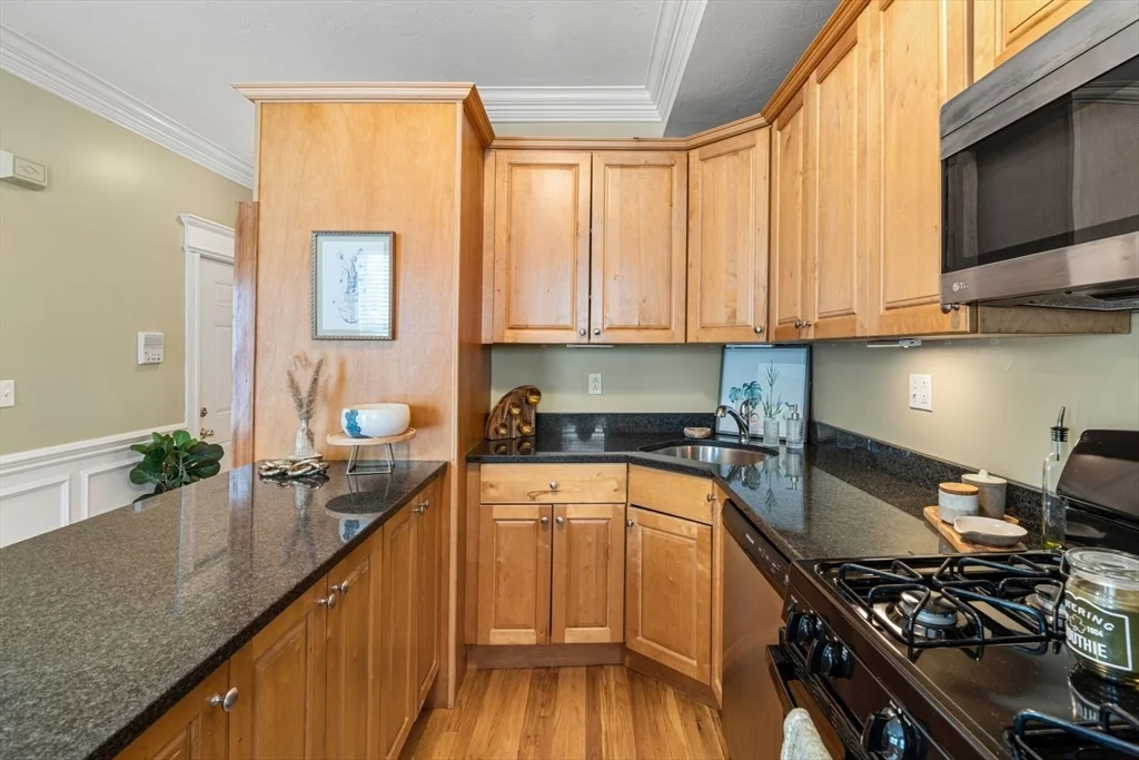 2 bed, 1 bath apartment for rent at 132 8th St Unit 2, South Boston — photo 2 of 22