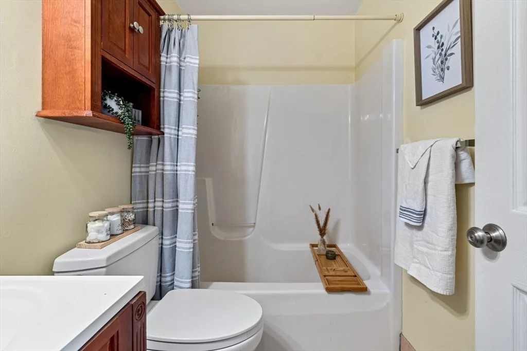 2 bed, 1 bath apartment for rent at 132 8th St Unit 2, South Boston — photo 8 of 22
