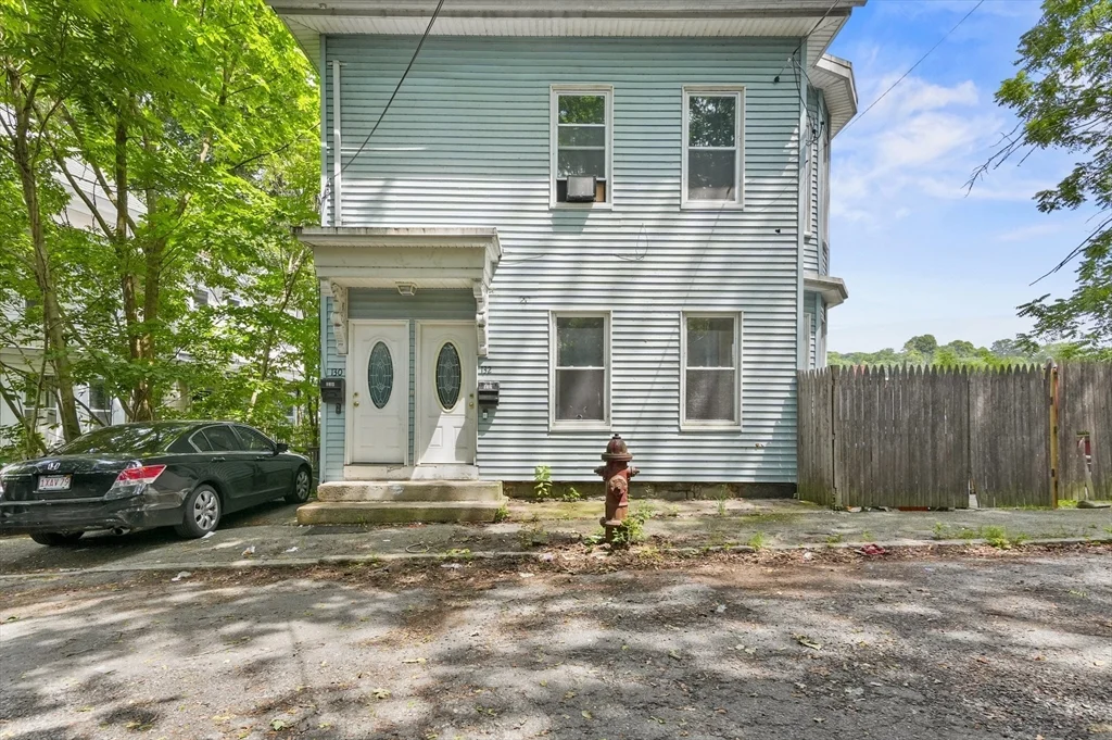 2 bed, 1 bath apartment for rent at 132 Bartlett Unit 132, Lowell — photo 2 of 24