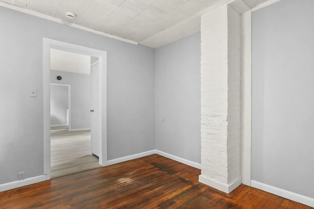 2 bed, 1 bath apartment for rent at 132 Bartlett Unit 132, Lowell — photo 4 of 24