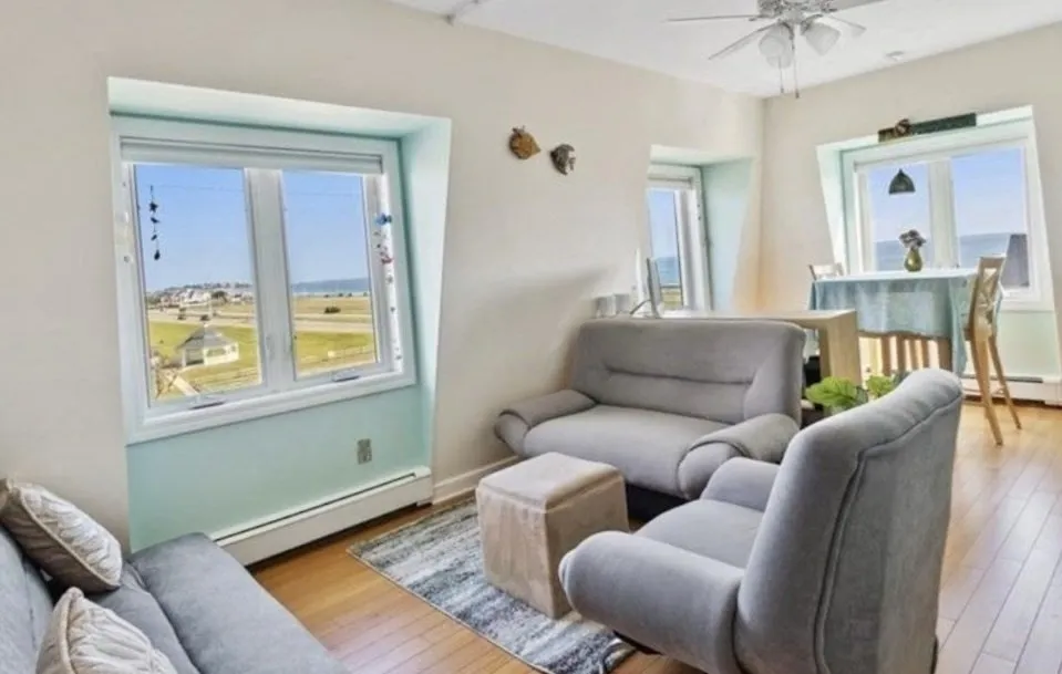 1 bed, 1 bath apartment for rent at 132 Bay St Unit 8, Hull — photo 4 of 8