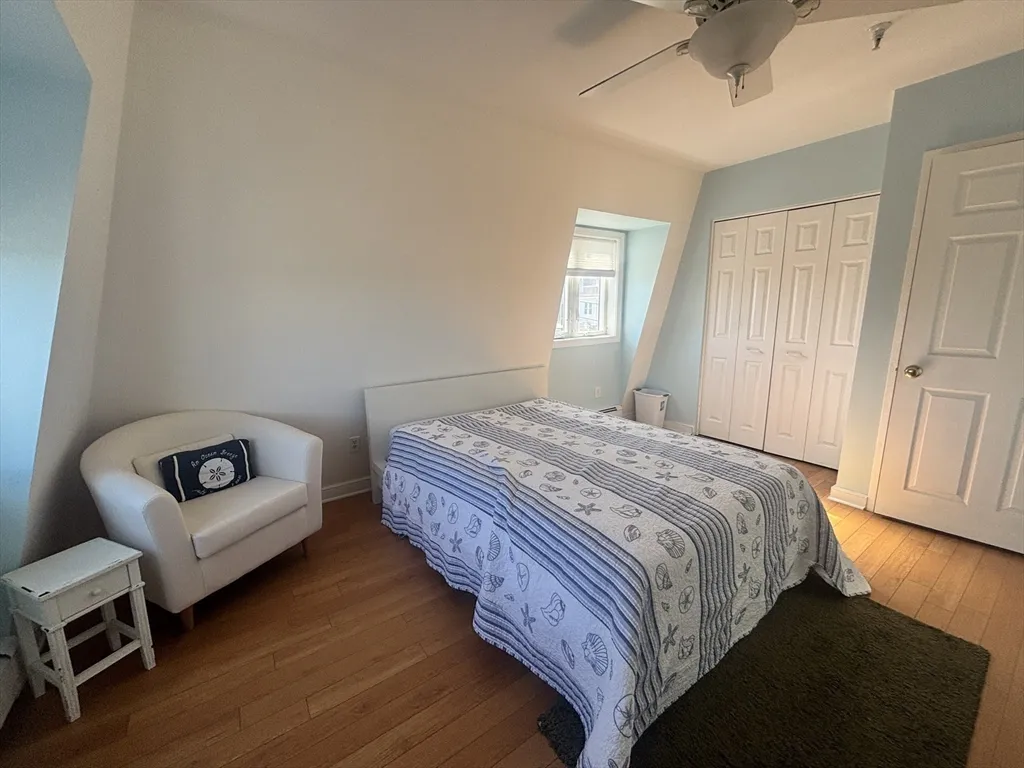 1 bed, 1 bath apartment for rent at 132 Bay St Unit 8, Hull — photo 5 of 8