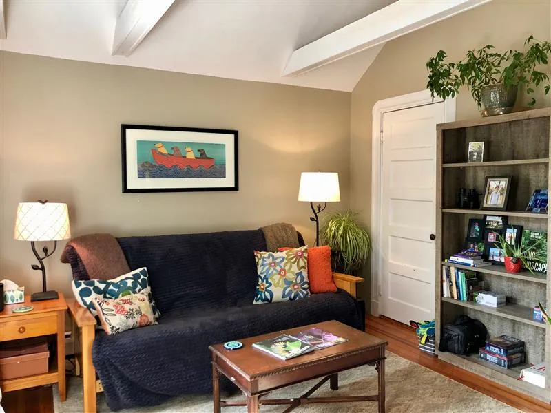 2 bed, 1 bath apartment for rent at 132 Boston Ave Unit 3, Powder House Square — photo 4 of 8