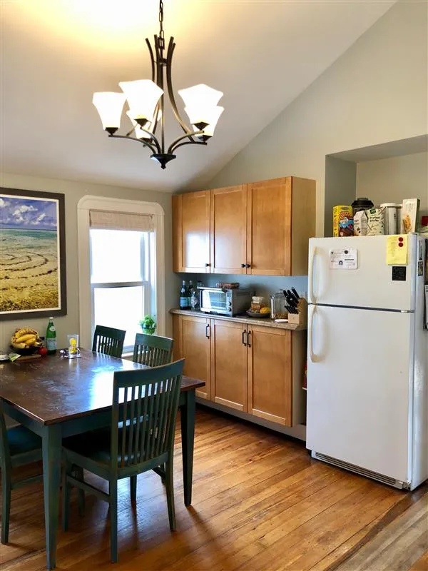 2 bed, 1 bath apartment for rent at 132 Boston Ave Unit 3, Powder House Square — photo 3 of 8