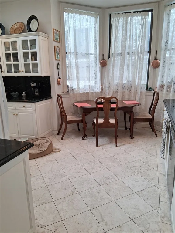 3 bed, 2 bath apartment for rent at 132 Boylston Unit 6, Back Bay — photo 5 of 10