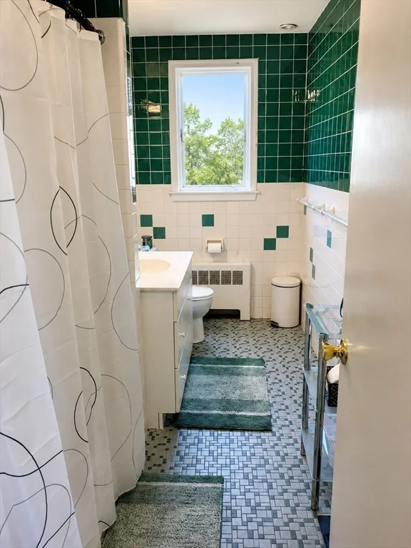 4 bed, 3 bath apartment for rent at 132 Brandeis Rd, Chestnut Hill — photo 4 of 10