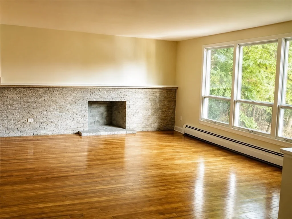 4 bed, 3 bath apartment for rent at 132 Brandeis Rd, Chestnut Hill — photo 5 of 10