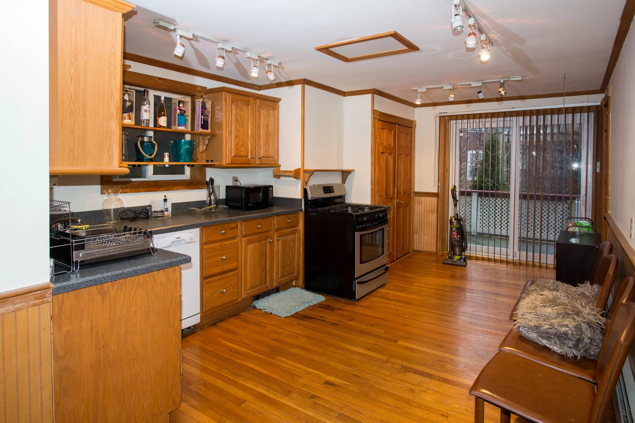 2 bed, 2 bath apartment for rent at 132 Bremen St Unit 1, East Boston