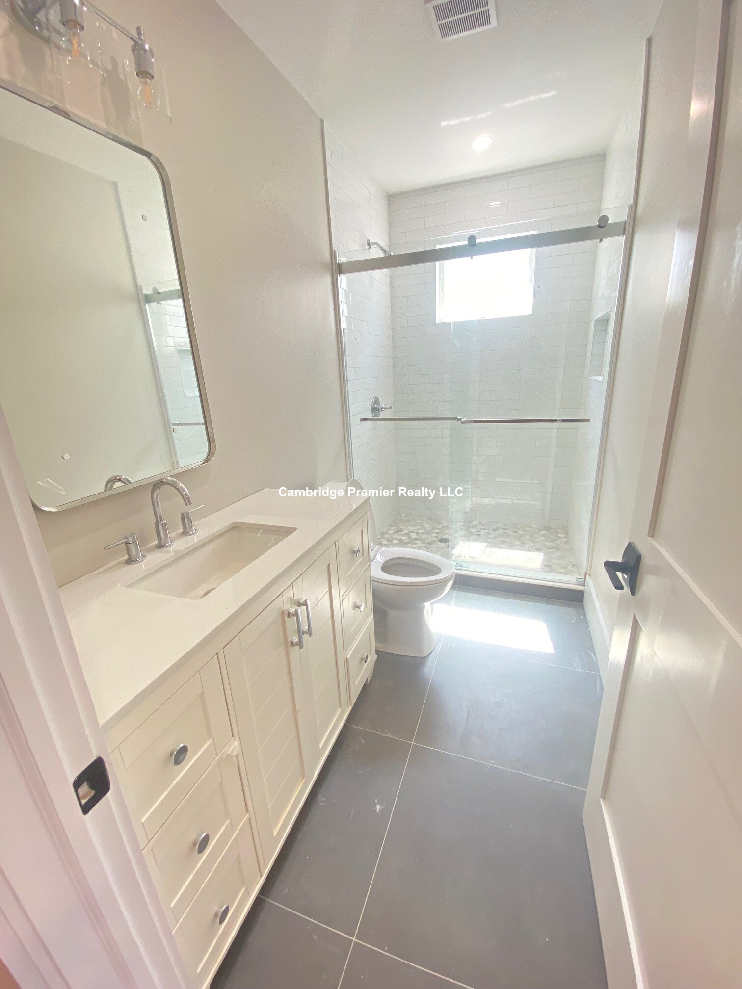 4 bed, 2 bath apartment for rent at 132 Central St Unit 3, Winter Hill — photo 26 of 32