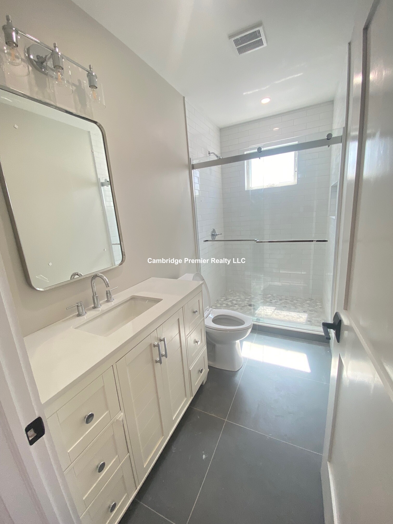4 bed, 2 bath apartment for rent at 132 Central St Unit 3, Winter Hill — photo 27 of 32