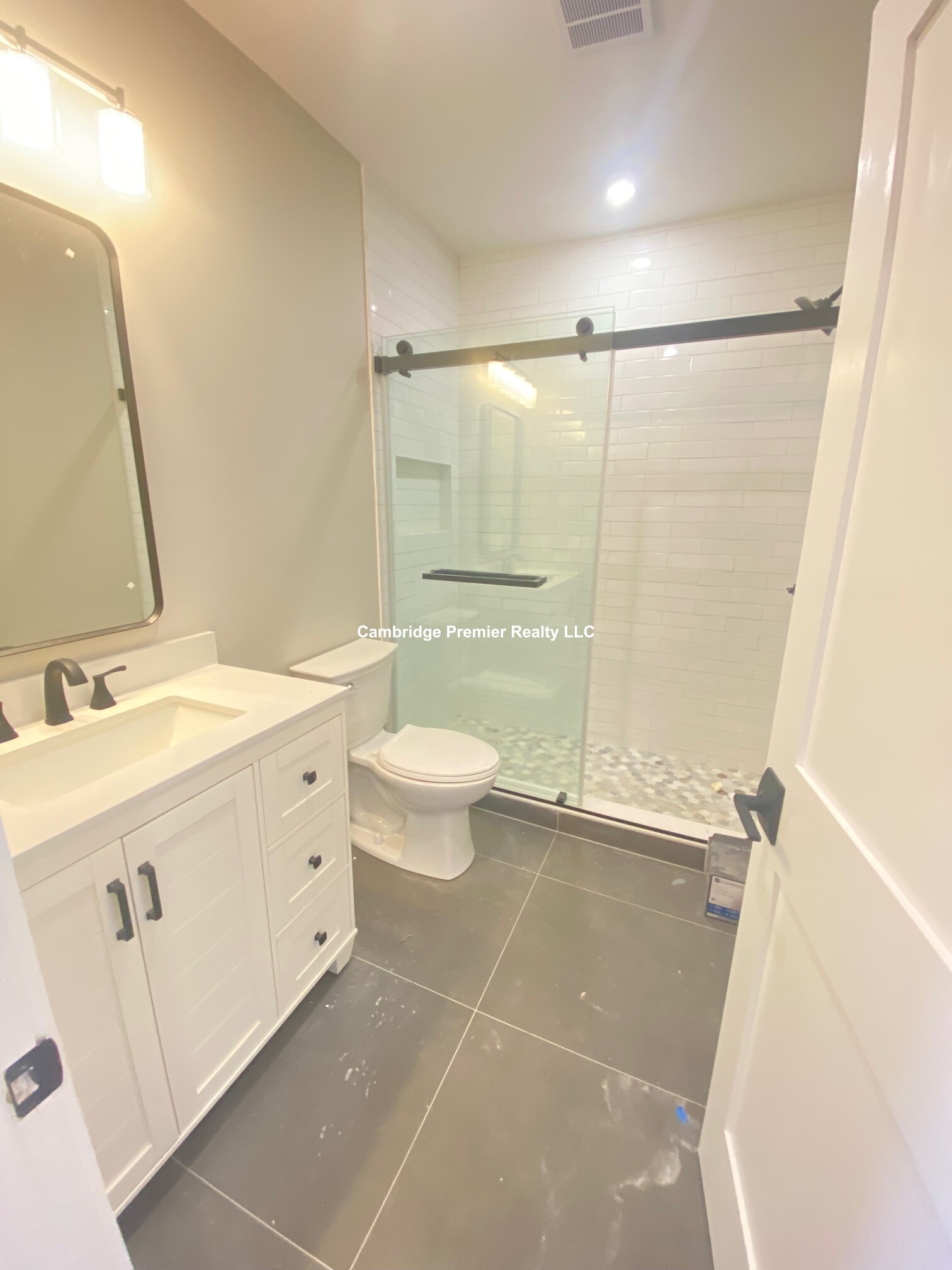 4 bed, 2 bath apartment for rent at 132 Central St Unit 3, Winter Hill — photo 28 of 32