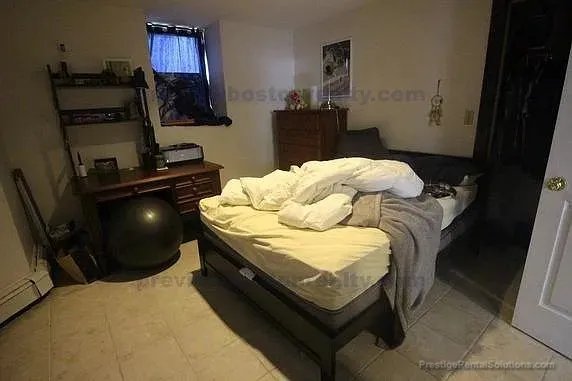 2 bed, 1 bath apartment for rent at 132 Chiswick Rd Unit B, Brighton — photo 5 of 6