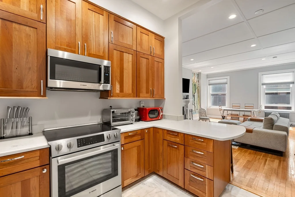 1 bed, 1 bath apartment for rent at 132 Commonwealth Ave Unit 8, Back Bay — photo 4 of 18