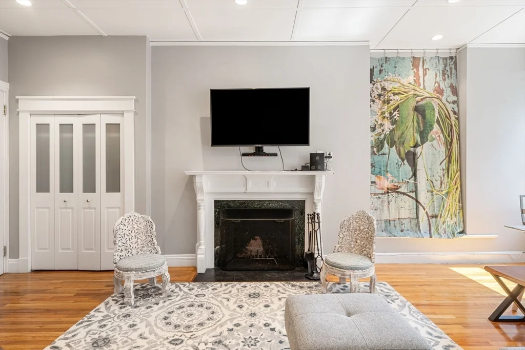 1 bed, 1 bath apartment for rent at 132 Commonwealth Ave Unit 8, Back Bay — photo 14 of 18