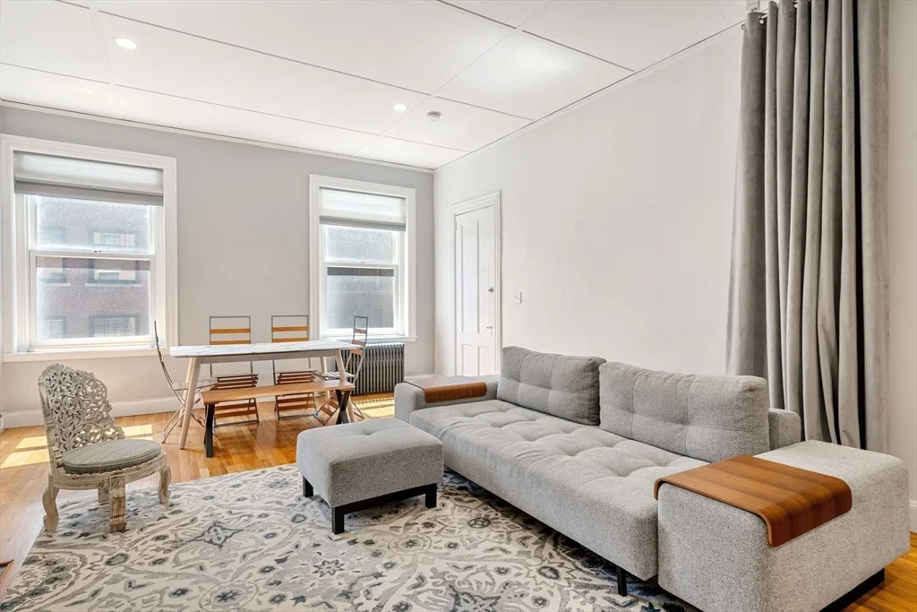 1 bed, 1 bath apartment for rent at 132 Commonwealth Ave Unit 8, Back Bay — photo 9 of 18
