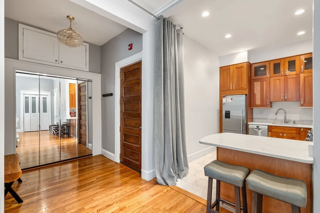 1 bed, 1 bath apartment for rent at 132 Commonwealth Ave Unit 8, Back Bay — photo 3 of 18