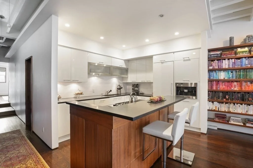 2 bed, 2 bath apartment for rent at 132 Commonwealth Unit 9PH, Back Bay — photo 9 of 27