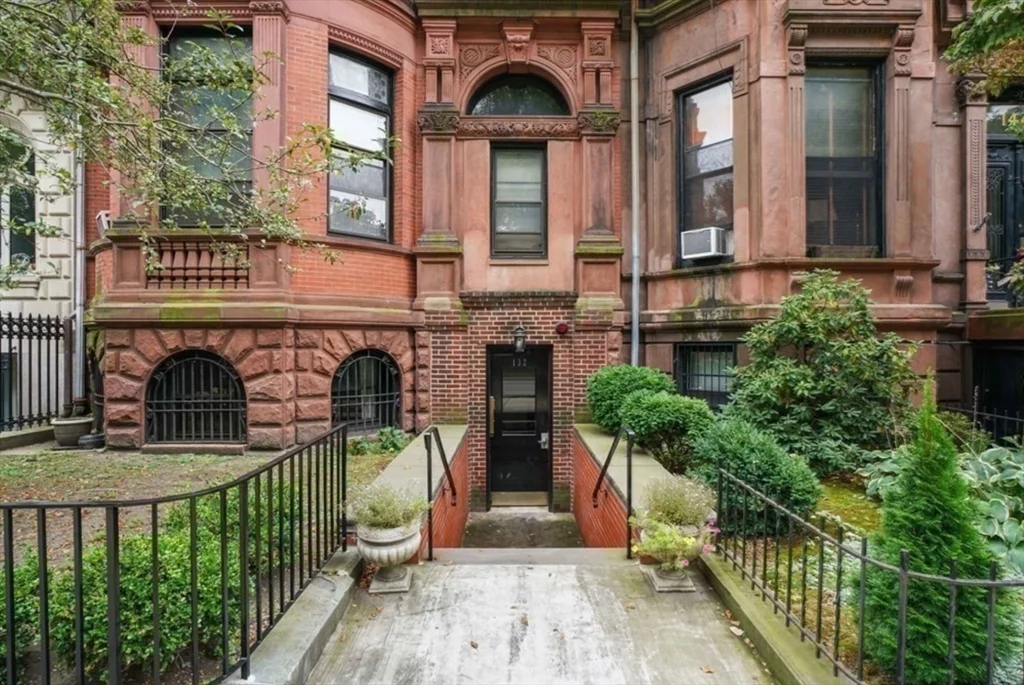 2 bed, 2 bath apartment for rent at 132 Commonwealth Unit 9PH, Back Bay — photo 27 of 27