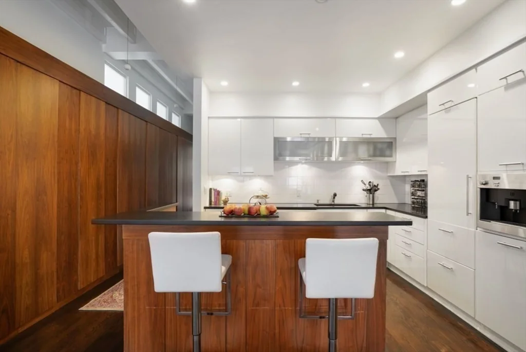 2 bed, 2 bath apartment for rent at 132 Commonwealth Unit 9PH, Back Bay — photo 10 of 27