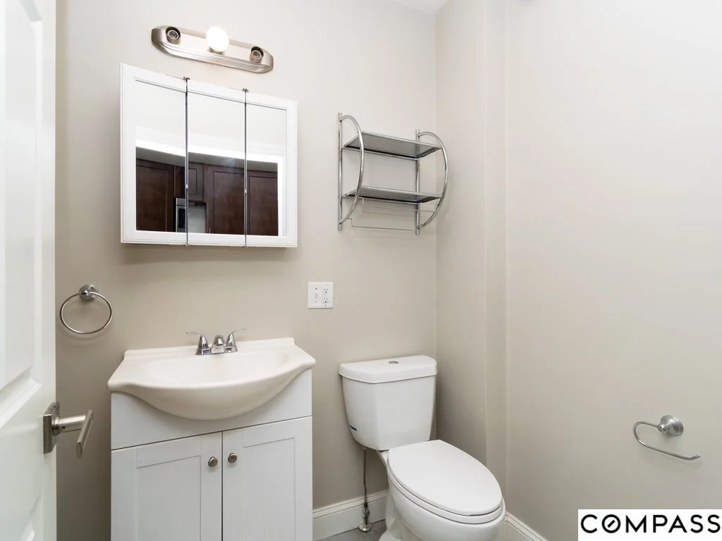 Studio bed, 1 bath apartment for rent at 132 Dolphin Ave Unit 1, Revere — photo 11 of 17