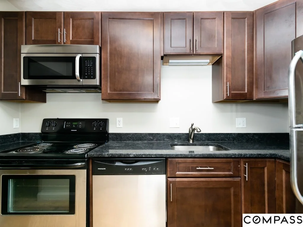 Studio bed, 1 bath apartment for rent at 132 Dolphin Ave Unit 1, Revere — photo 1 of 17