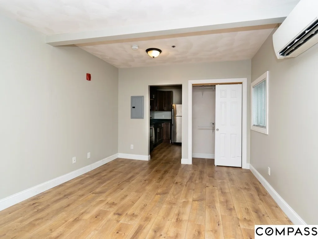 Studio bed, 1 bath apartment for rent at 132 Dolphin Ave Unit 1, Revere — photo 10 of 17