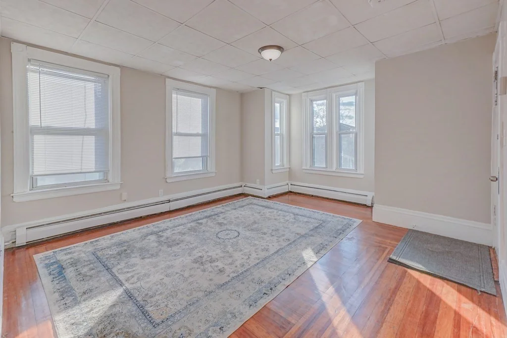 3 bed, 1 bath apartment for rent at 132 Hyde Park Ave Unit 2, Jamaica Plain — photo 6 of 10