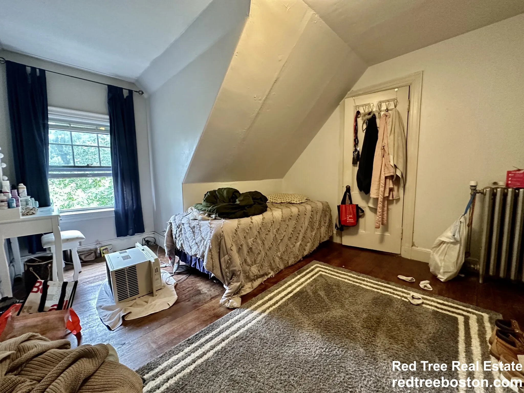 4 bed, 2 bath apartment for rent at 132 Kilsyth Rd Unit 2, Brighton — photo 15 of 19