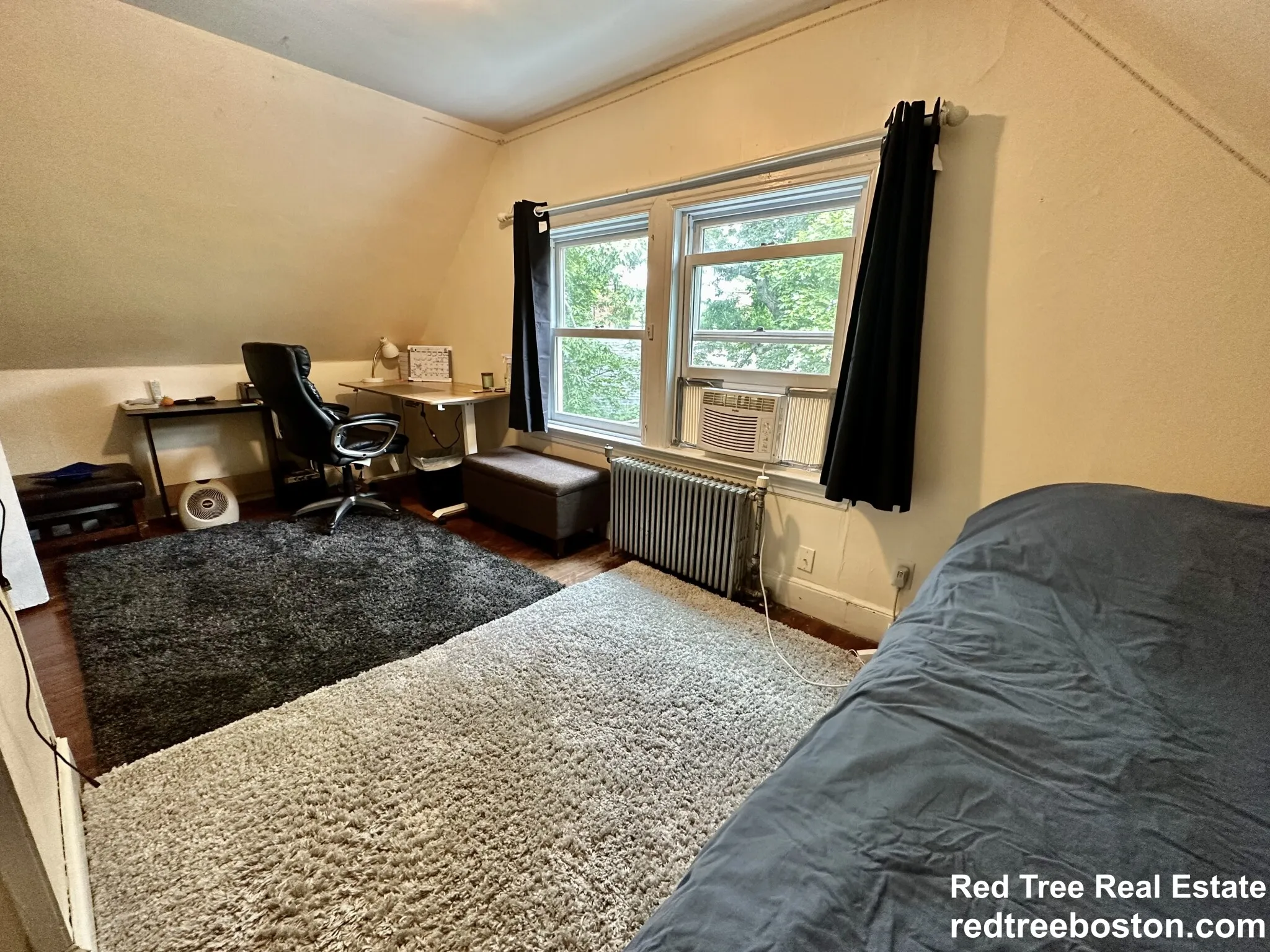 4 bed, 2 bath apartment for rent at 132 Kilsyth Rd Unit 2, Brighton — photo 14 of 19