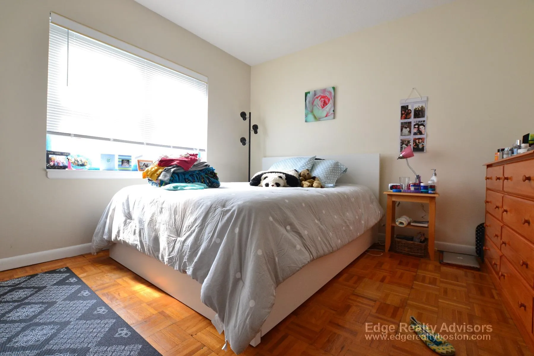 3 bed, 2 bath apartment for rent at 132 Lake Shore Rd Unit 2, Brighton — photo 4 of 9
