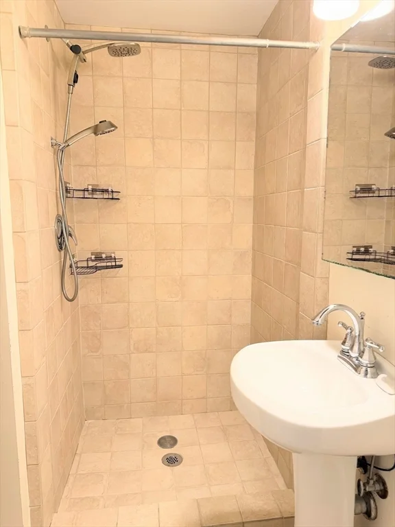 3 bed, 2 bath apartment for rent at 132 Middlesex Rd Unit 1, Chestnut Hill — photo 20 of 24