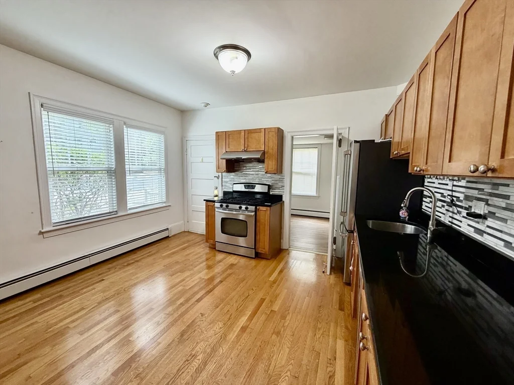 3 bed, 2 bath apartment for rent at 132 Middlesex Rd Unit 1, Chestnut Hill — photo 10 of 24