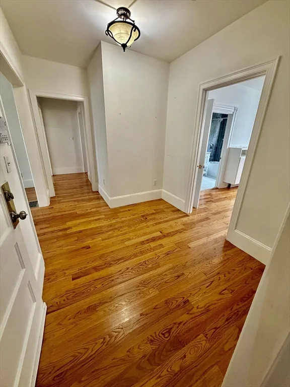 3 bed, 2 bath apartment for rent at 132 Middlesex Rd Unit 1, Chestnut Hill — photo 4 of 24