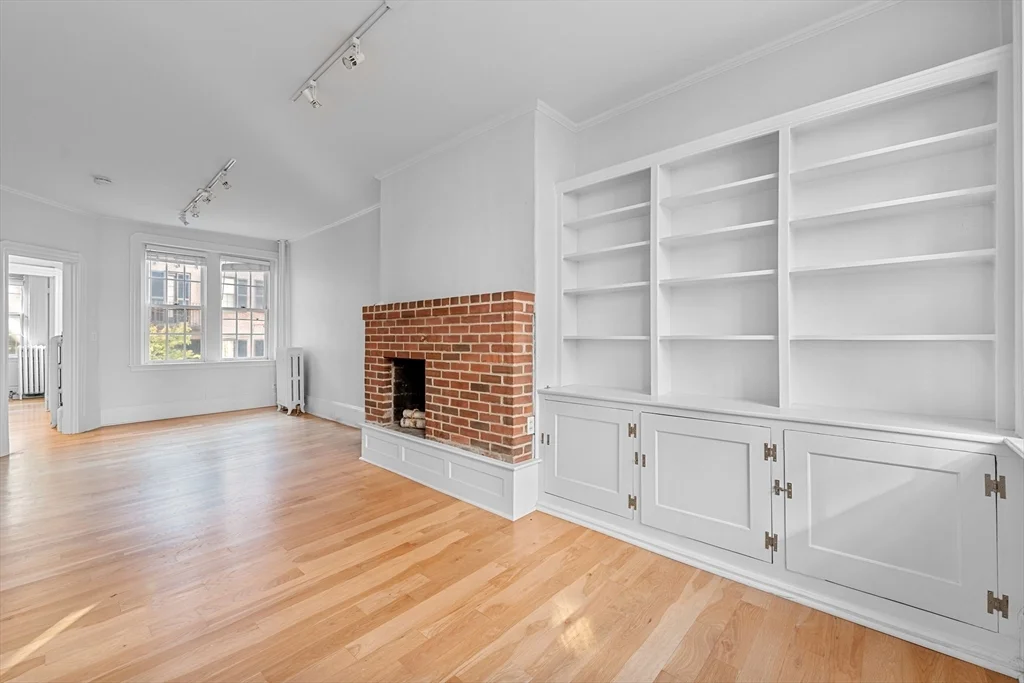 2 bed, 1 bath apartment for rent at 132 Myrtle St Unit 2, Beacon Hill — photo 6 of 15