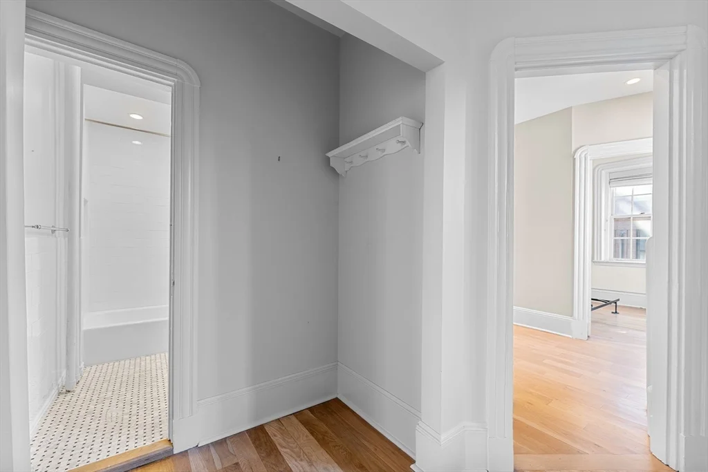 2 bed, 1 bath apartment for rent at 132 Myrtle St Unit 2, Beacon Hill — photo 12 of 15