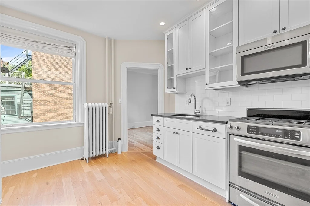 2 bed, 1 bath apartment for rent at 132 Myrtle St Unit 2, Beacon Hill — photo 9 of 15