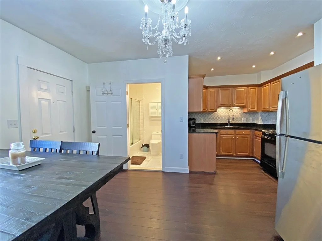 2 bed, 1 bath apartment for rent at 132 Myrtle St Unit 2, South Side — photo 6 of 14