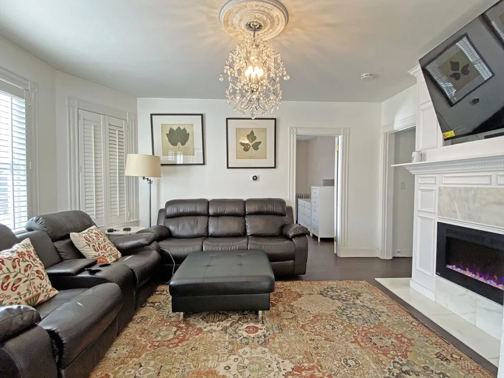 2 bed, 1 bath apartment for rent at 132 Myrtle St Unit 2, South Side — photo 1 of 14