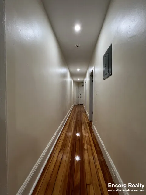 2 bed, 1 bath apartment for rent at 132 Oxford St Unit 3, Baldwin — photo 9 of 20