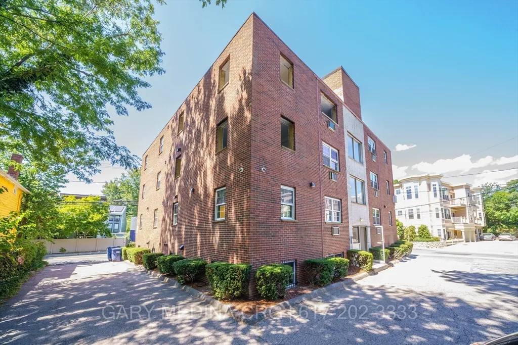 2 bed, 1 bath apartment for rent at 132 Sherman St Unit 9, Neighborhood Nine — photo 22 of 23