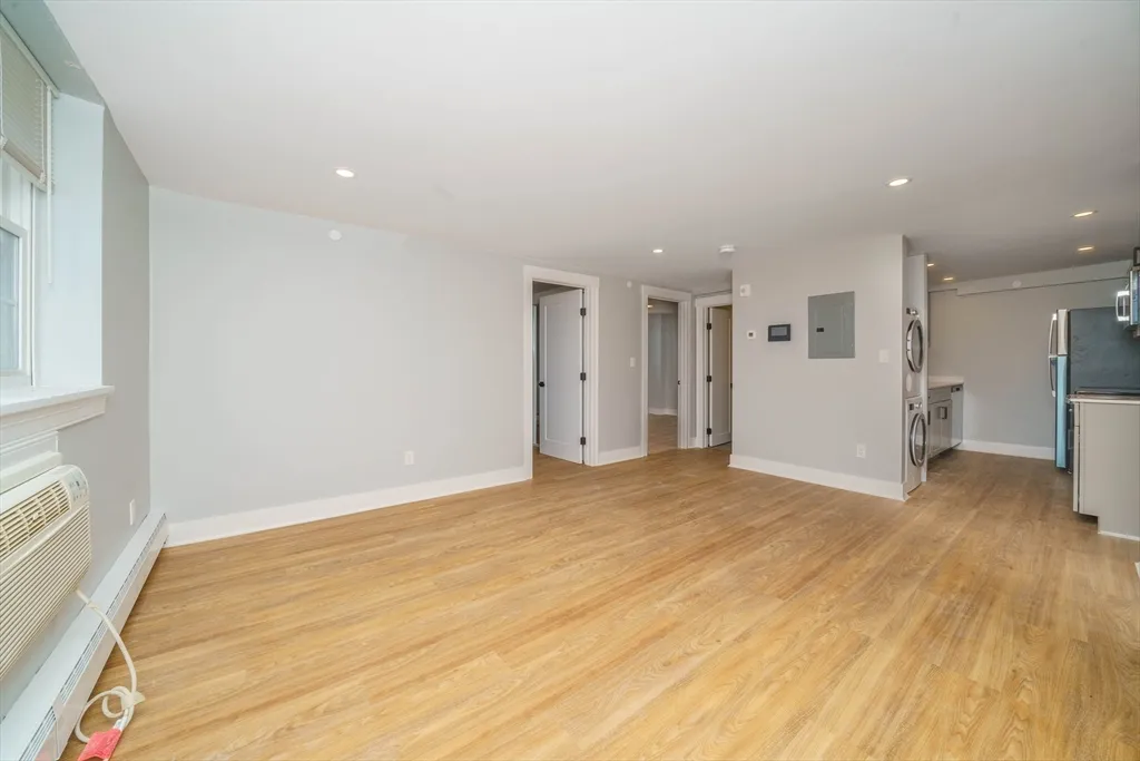 2 bed, 1 bath apartment for rent at 132 Sherman St Unit 9, Neighborhood Nine — photo 6 of 23