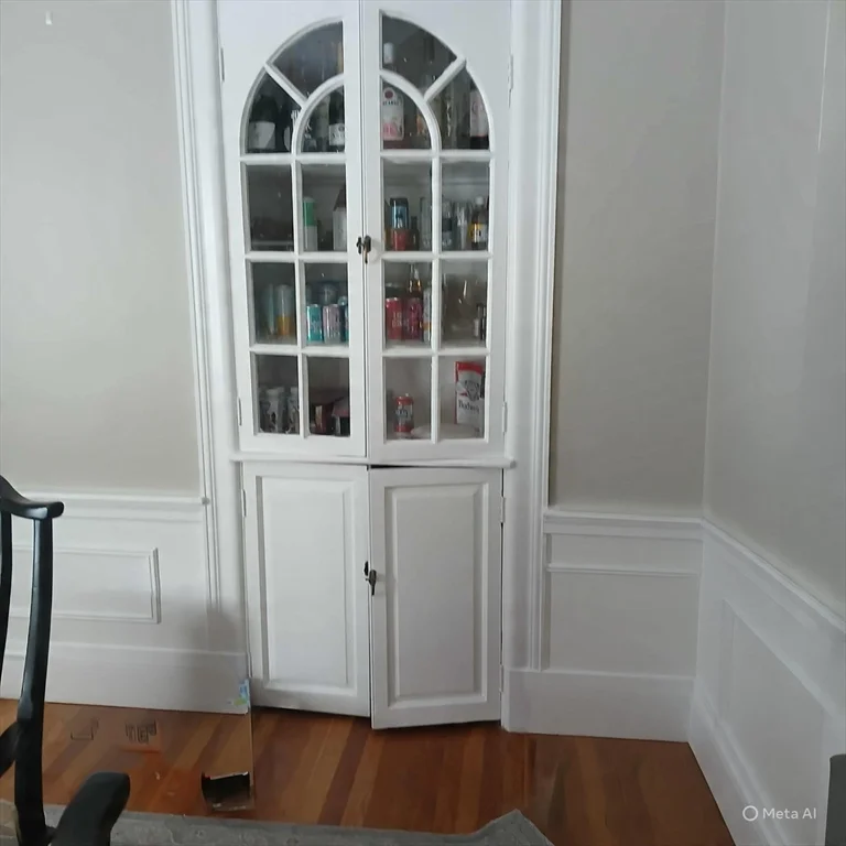 4 bed, 2 bath apartment for rent at 132 Thorndike St Unit 2, Coolidge Corner — photo 10 of 25