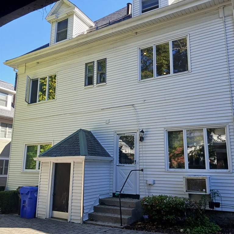4 bed, 2 bath apartment for rent at 132 Thorndike St Unit 2, Coolidge Corner — photo 21 of 25