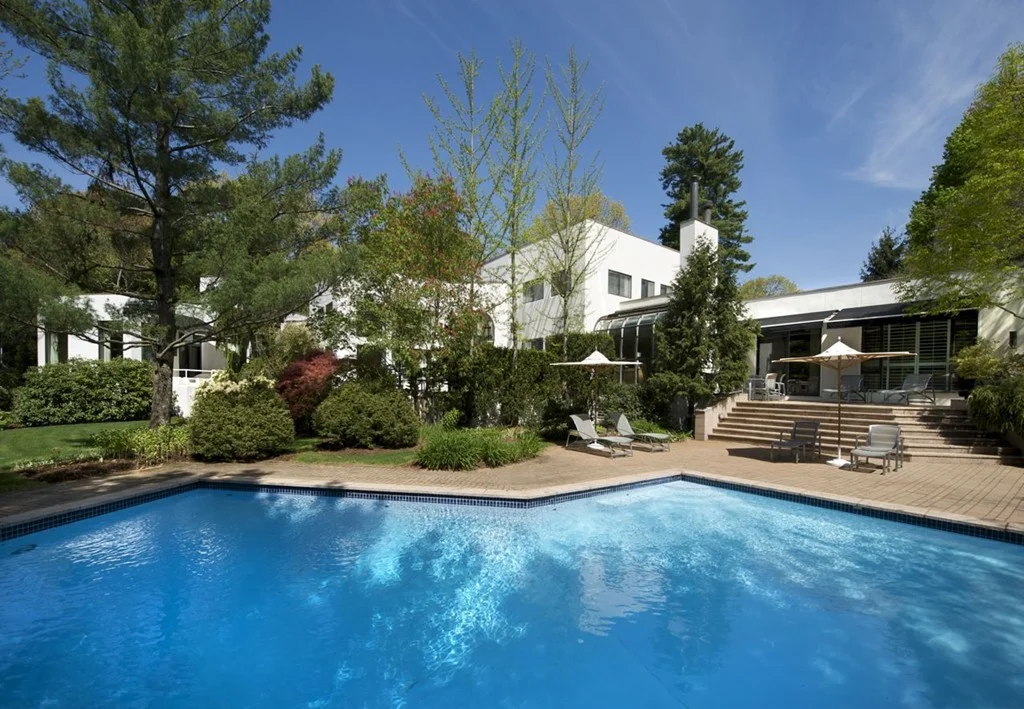 4 bed, 4+ bath apartment for rent at 132 Yarmouth Rd, Chestnut Hill — photo 1 of 22
