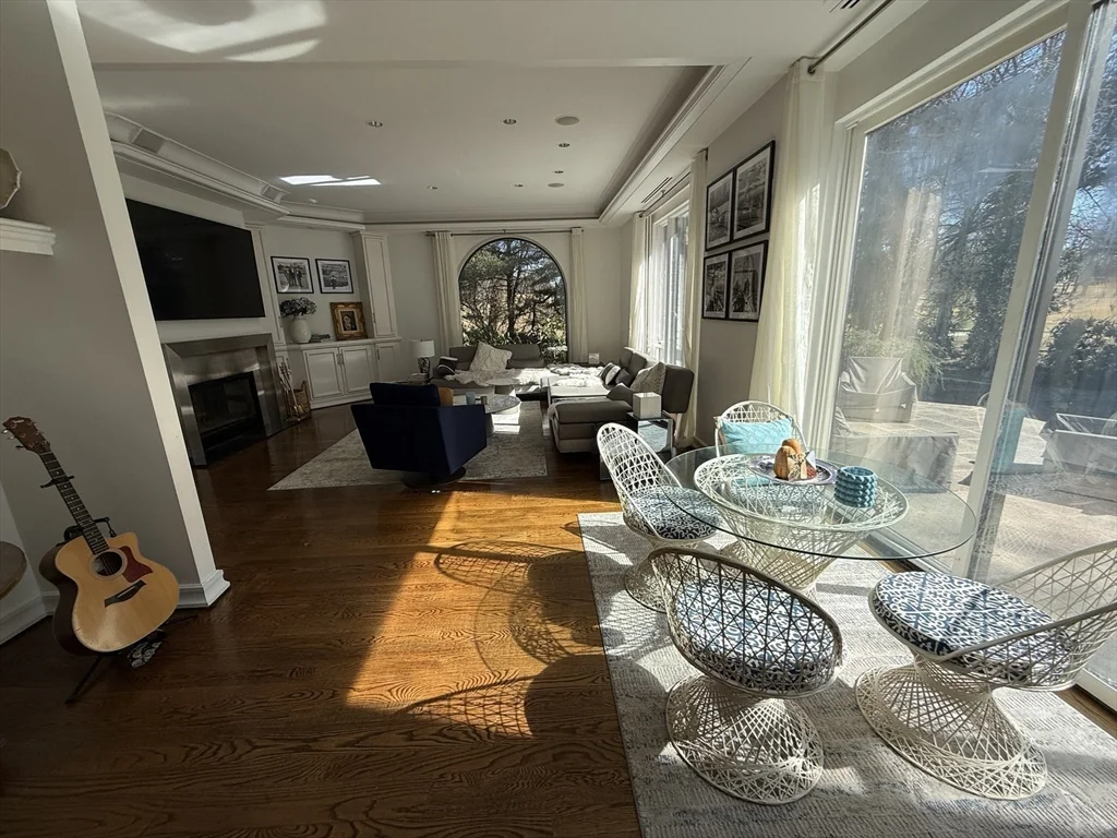 4 bed, 4+ bath apartment for rent at 132 Yarmouth Rd, Chestnut Hill — photo 12 of 22
