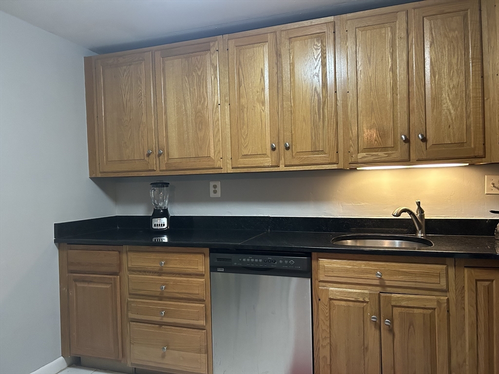 1 bed, 1 bath apartment for rent at 1321 Worcester Rd Unit 208, Framingham — photo 10 of 23