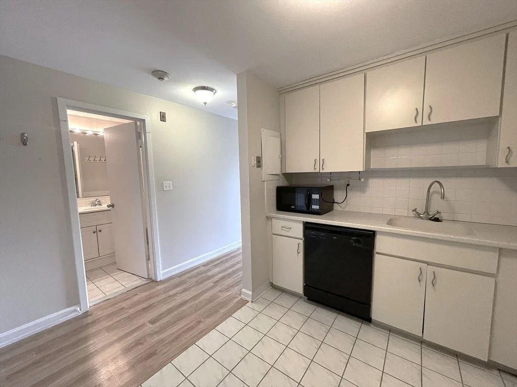 Studio bed, 1 bath apartment for rent at 1321 Worcester Rd Unit 507, Framingham — photo 3 of 19