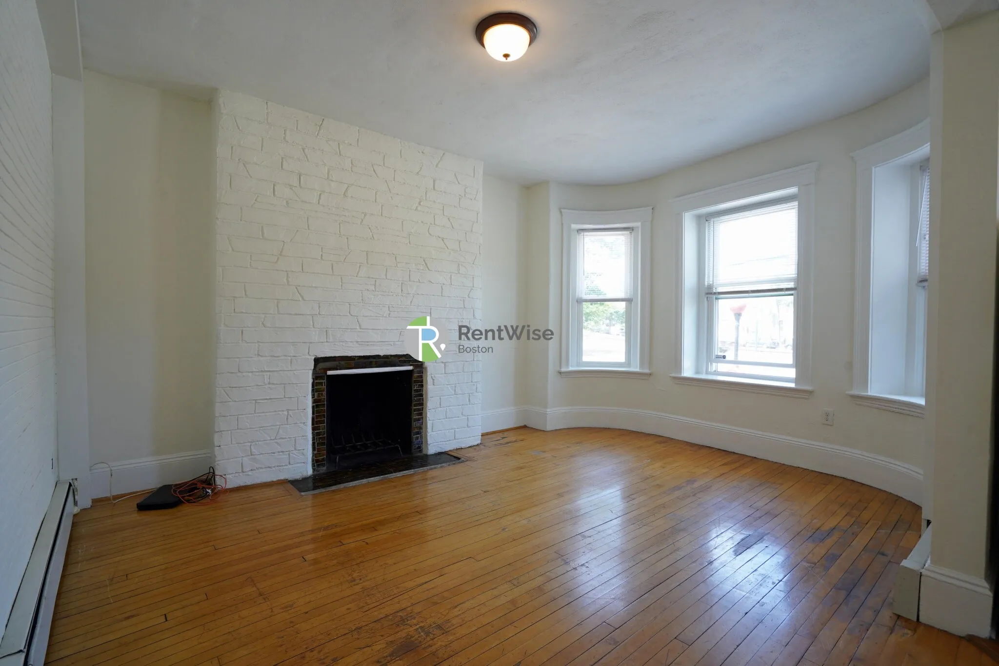 2 bed, 1 bath apartment for rent at 1322 Commonwealth Ave Unit 1, Brighton — photo 1 of 16