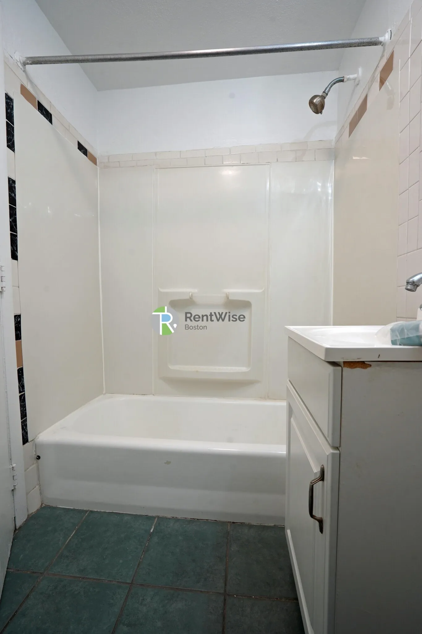 2 bed, 1 bath apartment for rent at 1322 Commonwealth Ave Unit 1, Brighton — photo 12 of 16