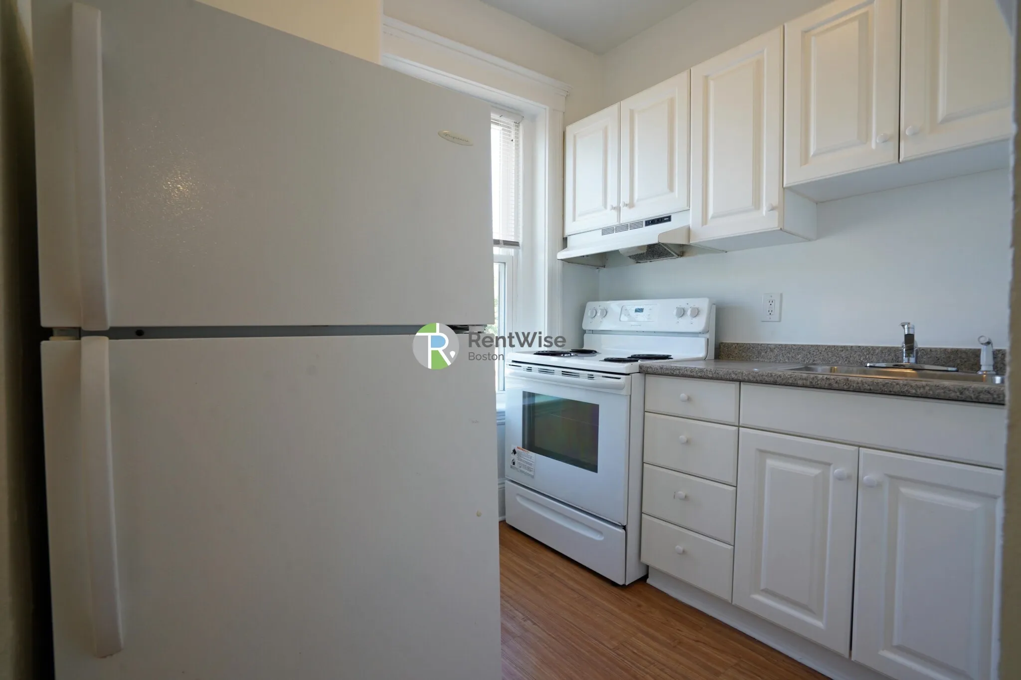 2 bed, 1 bath apartment for rent at 1322 Commonwealth Ave Unit 1, Brighton — photo 5 of 16